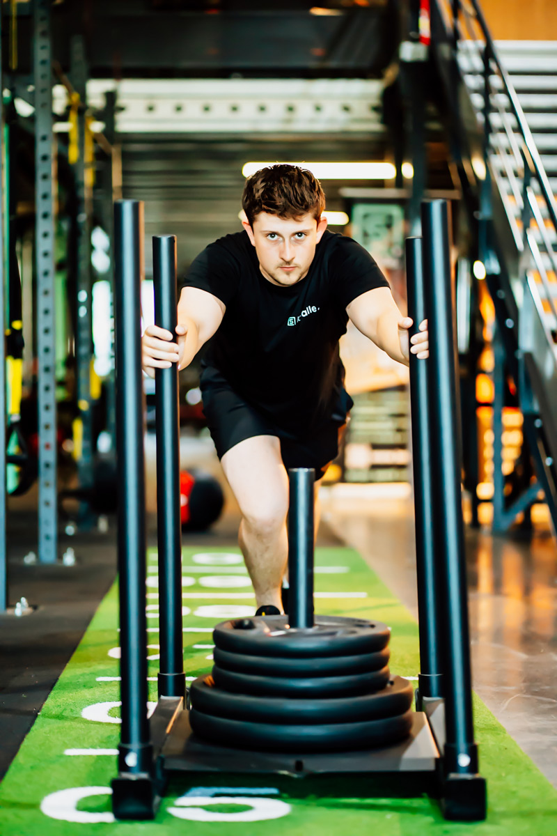 Entraînement Sled Push HYROX à La Salle Fit